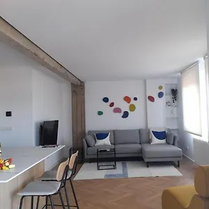 https://alojamiento-moderno-y-sofisticado-con-vistas-a-la-ciudad.bilbaohotelsspain.com